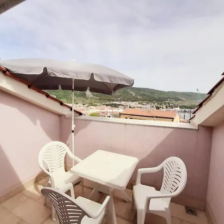 Apartment Izabela Muzic-fornaric *