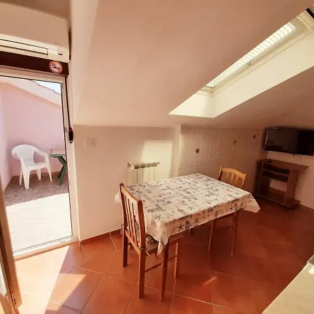 Izabela Muzic-fornaric Apartment Cres