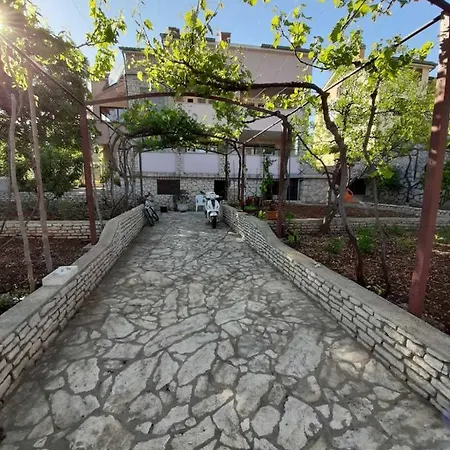 Izabela Muzic-fornaric Apartment Cres